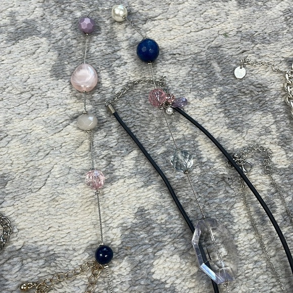 Bulk Lot of Mixed Fashion Costume Jewelry Necklaces Rings Bracelets Earrings - Picture 8 of 11